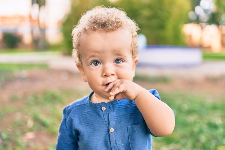 Comment savoir si bébé fait ses dents ?